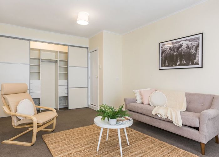  at 9 Tainui Terrace, Tawa, Wellington