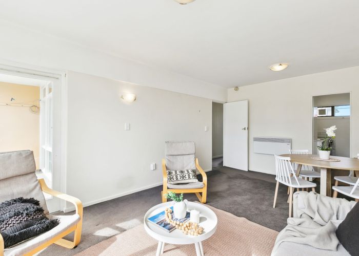  at 14/4 Claremont Grove, Mount Victoria, Wellington