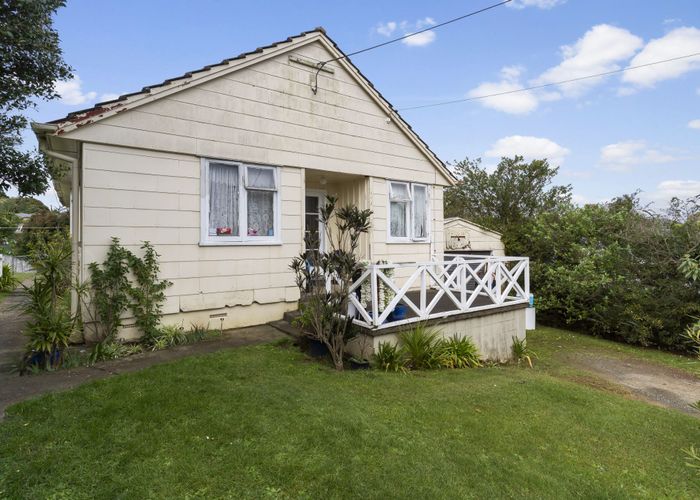  at 18 Castaing Crescent, Te Atatu South, Waitakere City, Auckland