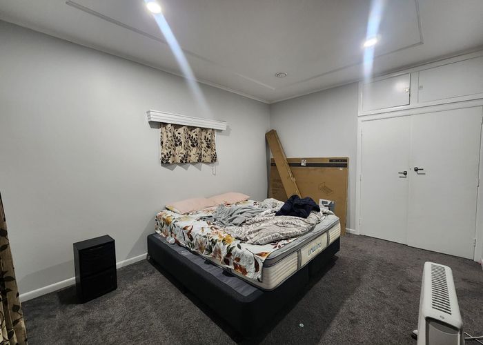  at 13 Great South Road, Papatoetoe, Auckland