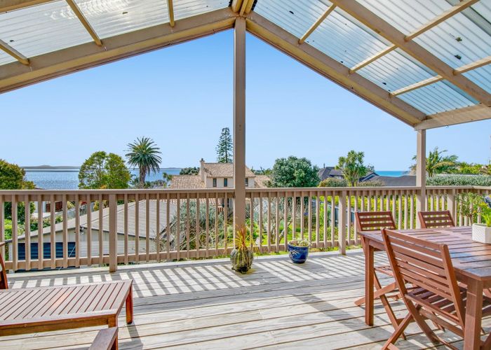  at 124 Pacific Parade, Army Bay, Whangaparaoa