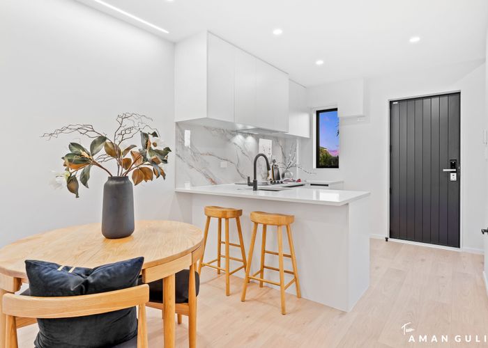  at 1-5/27 Britton Avenue, Mount Roskill, Auckland City, Auckland