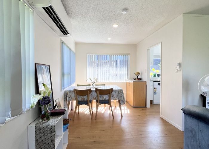  at 2/7 Becroft Drive, Forrest Hill, Auckland