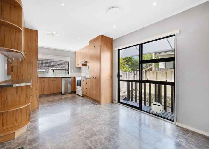  at 1/86 Aviemore Drive, Highland Park, Auckland