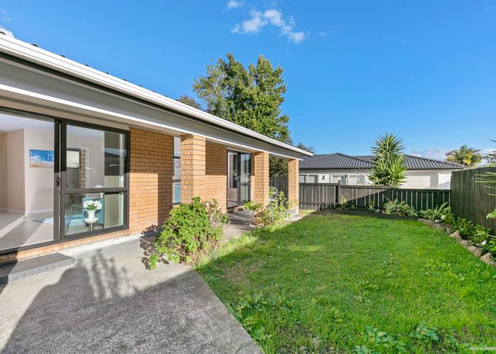  at 19A Preston Avenue, Henderson, Auckland