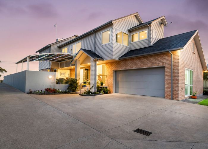  at 22 Ridge Road, Waiake, Auckland