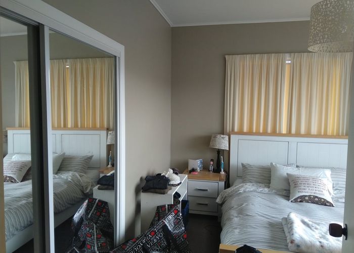  at 33 Bracken Road, Paparangi, Wellington