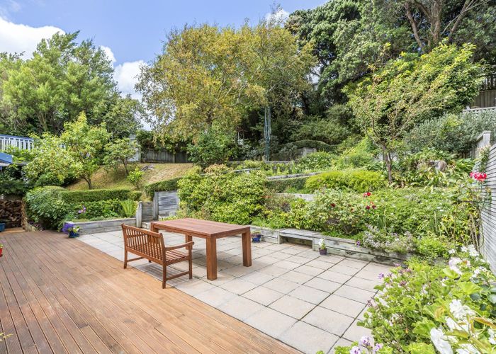  at 5 Kellsmere Crescent, Island Bay, Wellington