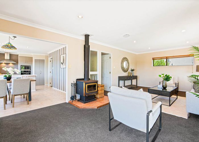  at 99  John Downs Drive, Browns Bay, North Shore City, Auckland