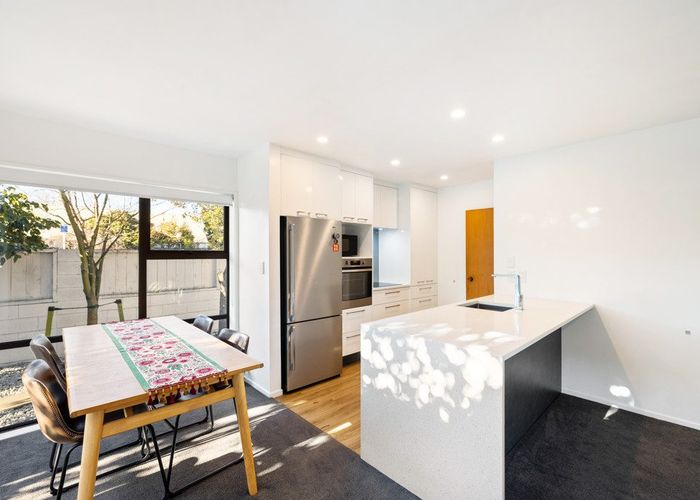  at 2/1 Winchester Street, Merivale, Christchurch