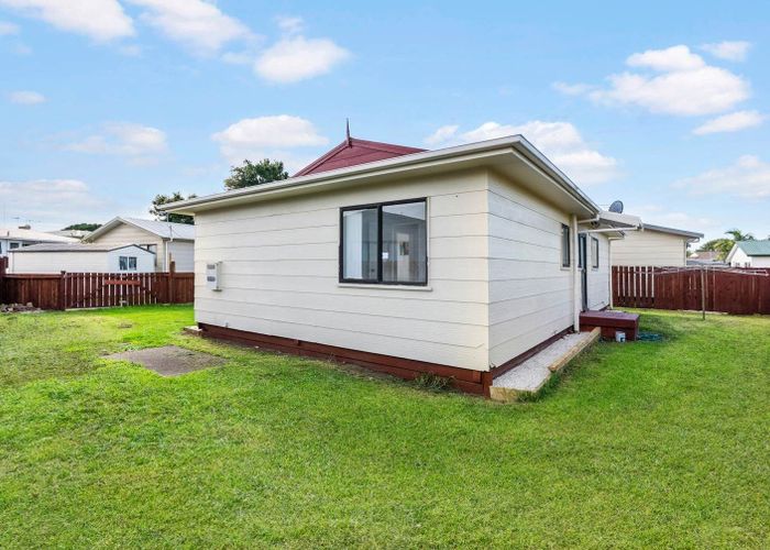  at 100A Shifnal Drive, Randwick Park, Manukau City, Auckland