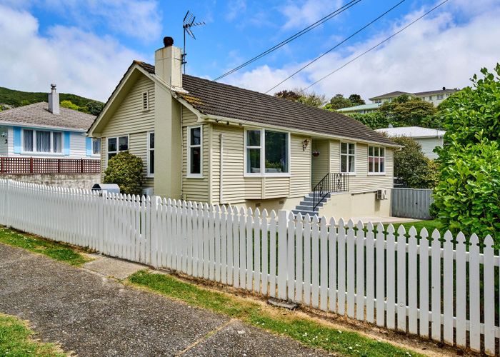  at 14 Pembroke Street, Tawa, Wellington, Wellington