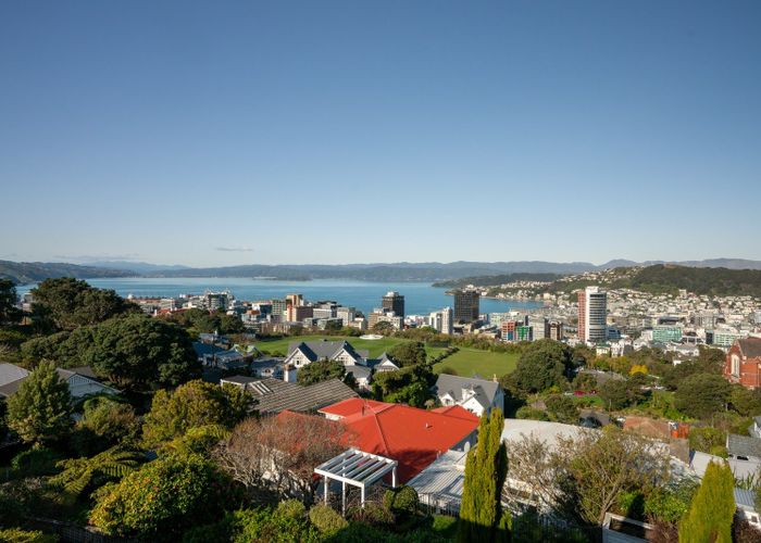  at 2/15 Upland Road, Kelburn, Wellington