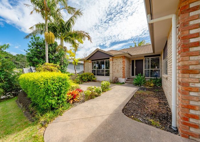  at 8 Landvale Court, Browns Bay, North Shore City, Auckland