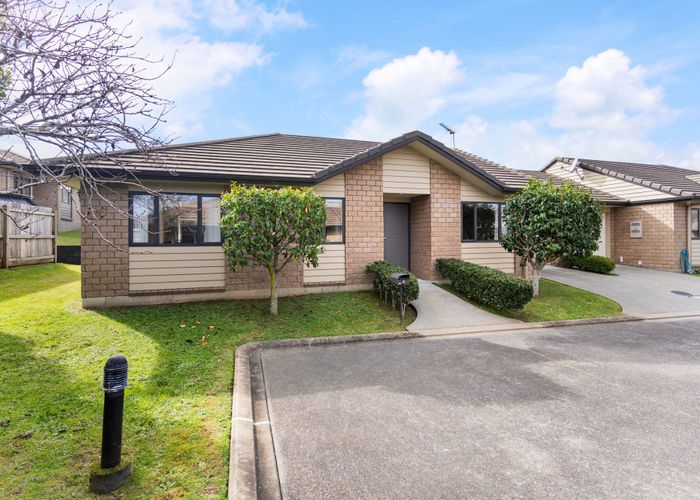  at 6 Royalle Mews, Botany Downs, Manukau City, Auckland