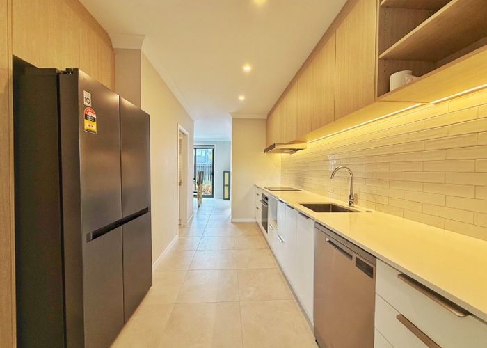  at 37 Te Aniwaniwa Terrace, Albany, North Shore City, Auckland