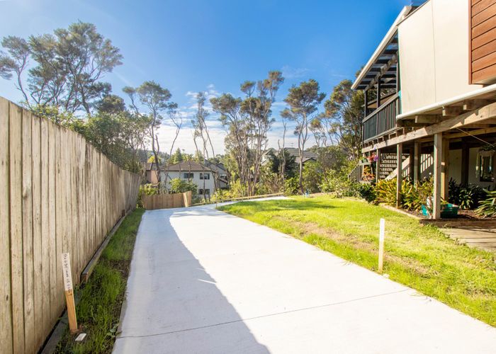  at 21A Chedworth Drive, Glenfield, North Shore City, Auckland