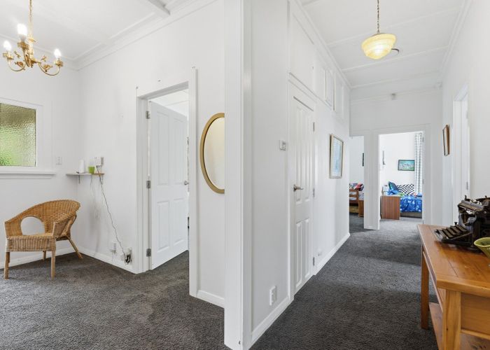  at 124 Anzac Parade, Whanganui East, Whanganui, Manawatu / Whanganui