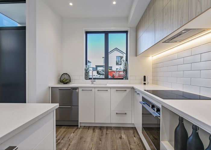  at 16 Tapuwae Way, Mangere Bridge, Auckland