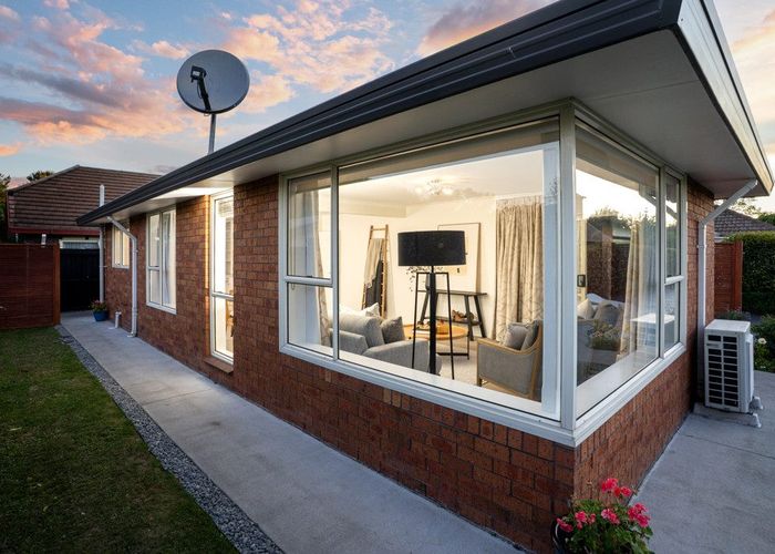  at 2/3 Cottesmore Close, Burnside, Christchurch City, Canterbury