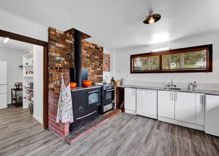  at 1082 Junction Road, Inglewood