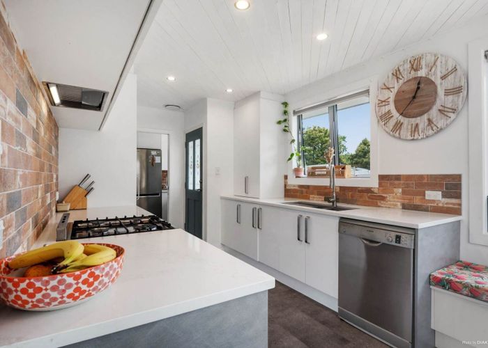  at 20A Puketitiro Street, Glen Eden, Waitakere City, Auckland