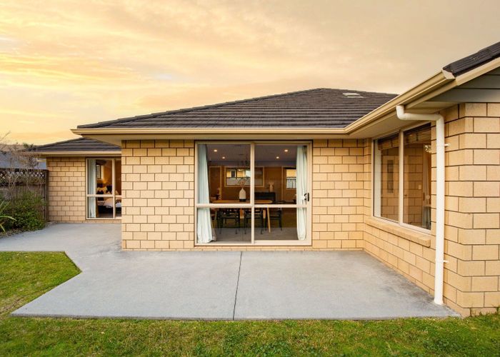  at 30 Thomas Road, Huntington, Hamilton