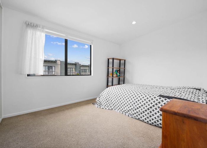  at 27/8 Soljak Place, Mount Albert, Auckland City, Auckland