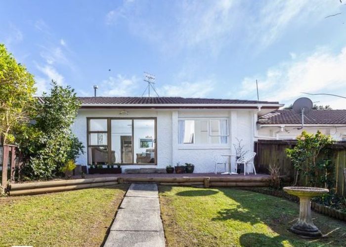  at 2/32 Strong Street, Saint Johns, Auckland City, Auckland