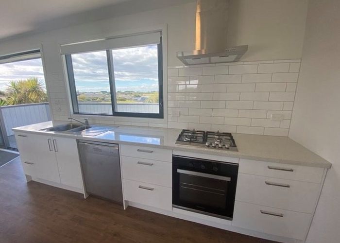  at 115 Queens Road, Waikanae Beach, Kapiti Coast, Wellington