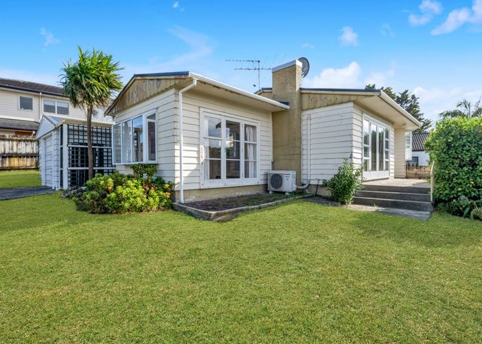  at 34 Andrew Road, Howick, Manukau City, Auckland