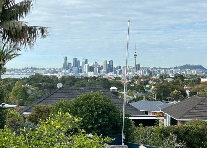  at 6 James Evans Drive, Northcote, North Shore City, Auckland