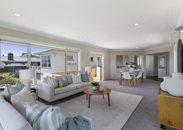  at 10 Alton Avenue, Hillcrest, Auckland