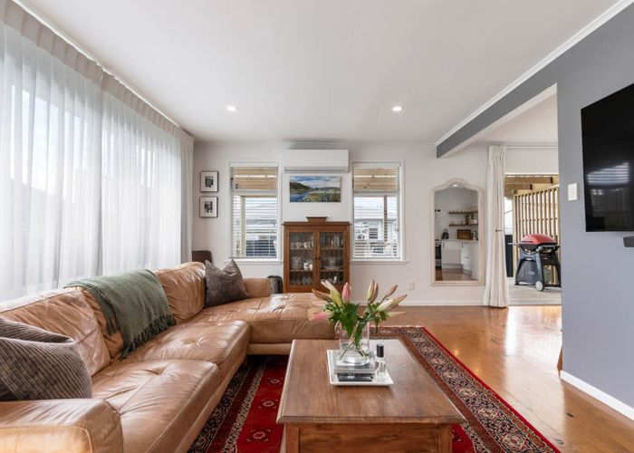  at 2/99 Hobsonville Road, West Harbour, Waitakere City, Auckland