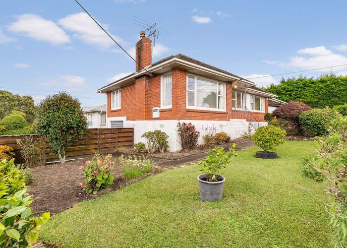  at 201 Chivalry Road, Glenfield, Auckland