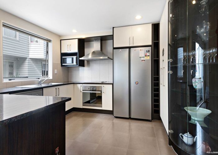  at 4/6 Islington Aven, New Lynn, Waitakere City, Auckland