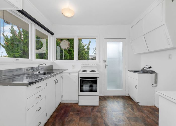  at 1/16 Portadown Avenue, Pakuranga Heights, Auckland