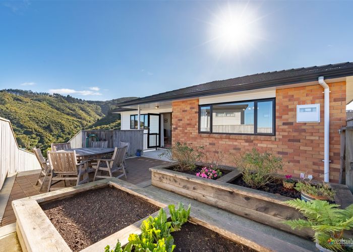  at 40 Meadowbank Drive, Belmont, Lower Hutt