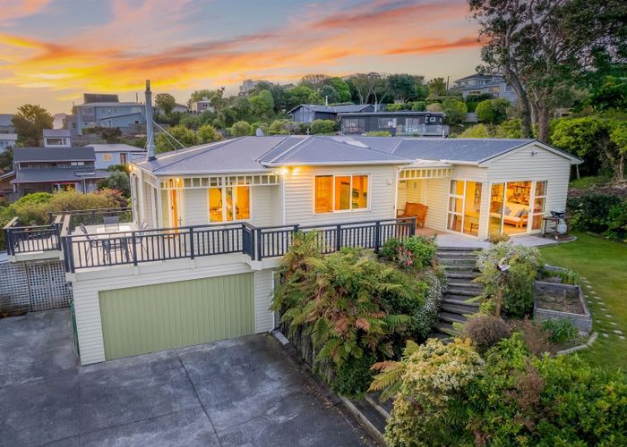  at 35 Gordon Road, Plimmerton, Porirua