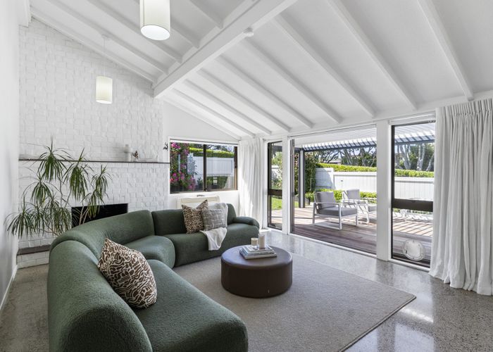  at 2/33 Sharon Road, Torbay, North Shore City, Auckland