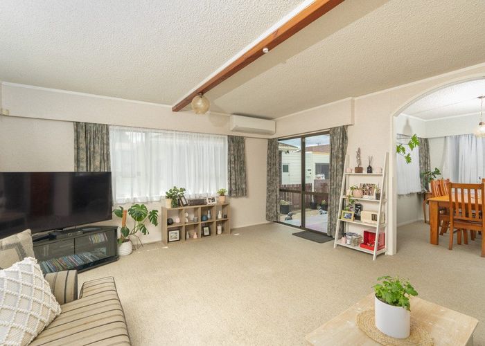  at 8B CARR ST, Kamo, WHANGAREI