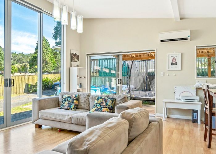  at 1 Pitcher Place, Glen Eden, Auckland