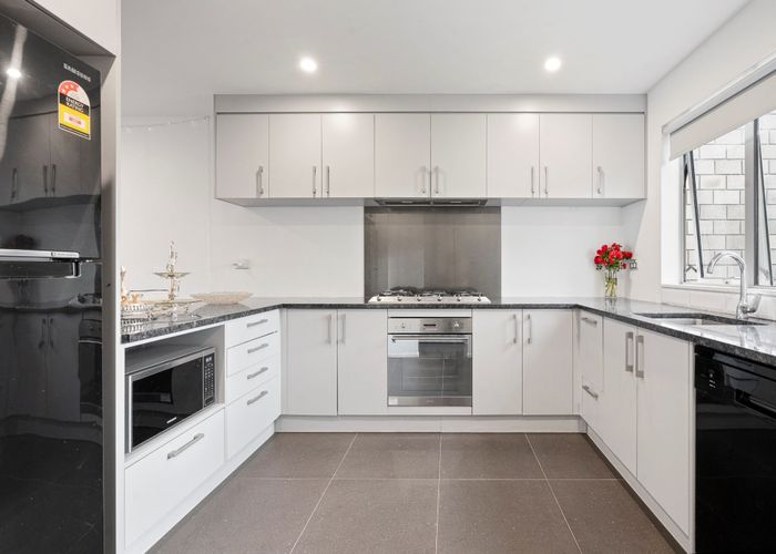  at 52 Pencaitland Drive, Flat Bush, Auckland