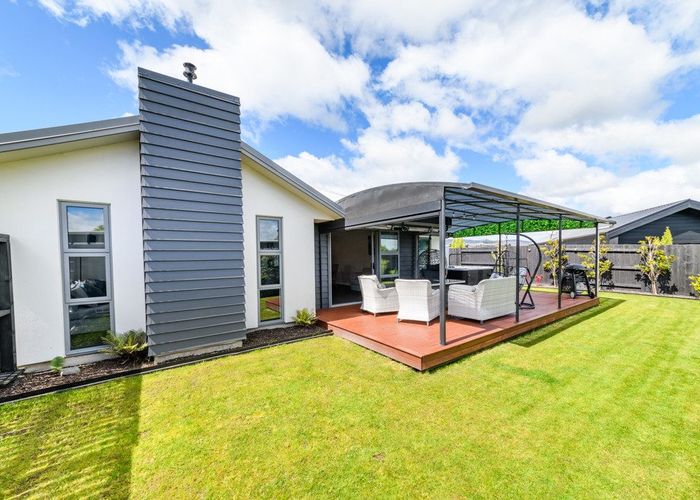  at 5 Stratford Court, Fitzherbert, Palmerston North