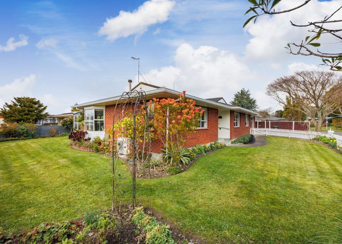  at 27 Carter Crescent, Awapuni, Palmerston North, Manawatu / Whanganui