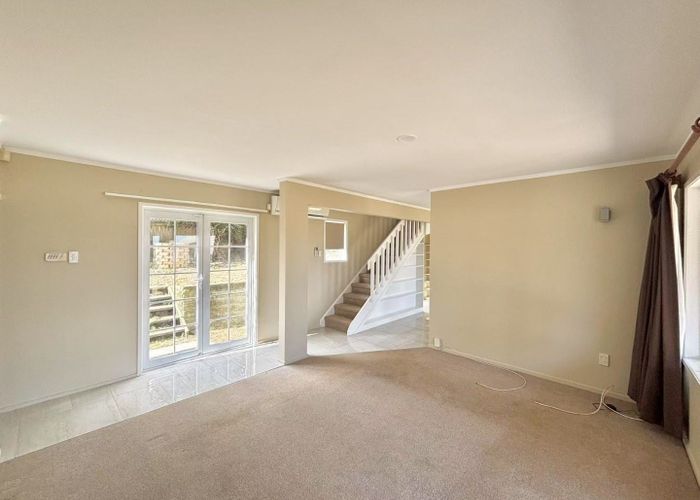  at 5 Ancona Lane, Goodwood Heights, Auckland