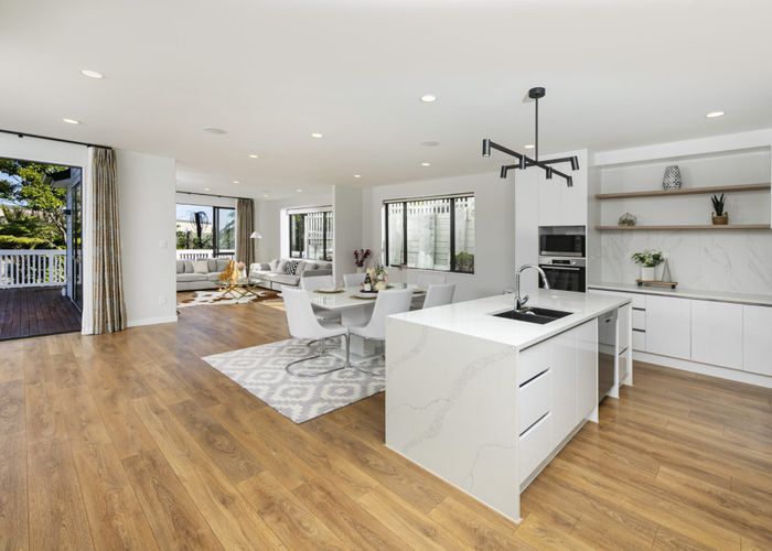  at 8C Albany Highway, Greenhithe, North Shore City, Auckland