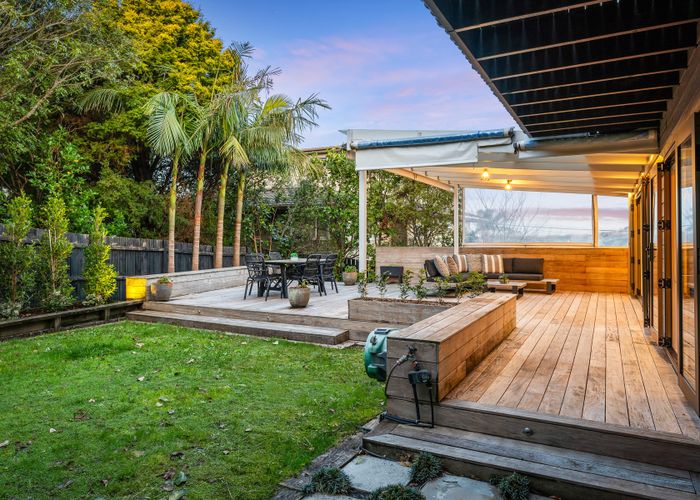  at 2/331 Beach Road, Campbells Bay, Auckland