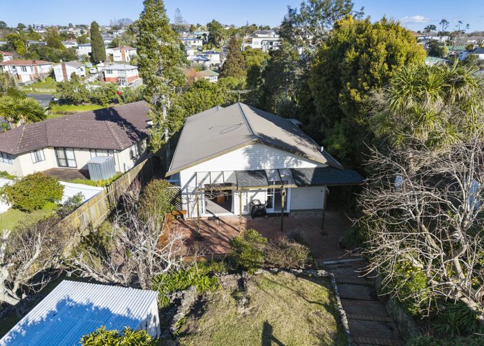  at 18 Dundale Avenue, Blockhouse Bay, Auckland City, Auckland