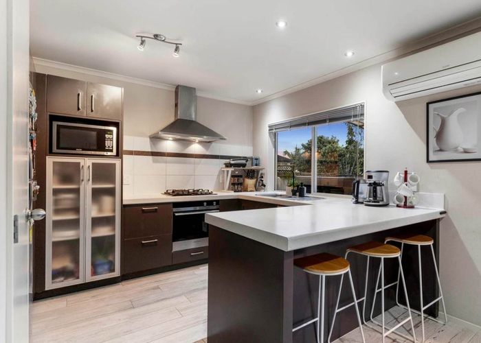  at 32 Sarteano Drive, Manurewa, Auckland